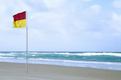 drapeaux-sur-les-plages-en-france-quelles-sont-leurs-significations