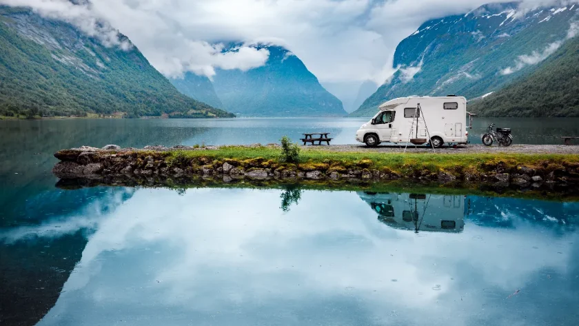 partir-en-vacances-en-camping-car-quelles-sont-les-regles-pour-stationner-la-nuit