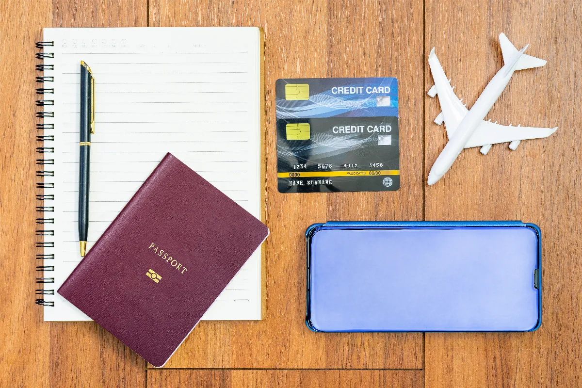 Passeport ou carte d&rsquo;identité pour prendre l&rsquo;avion : quels documents faut-il avoir ?