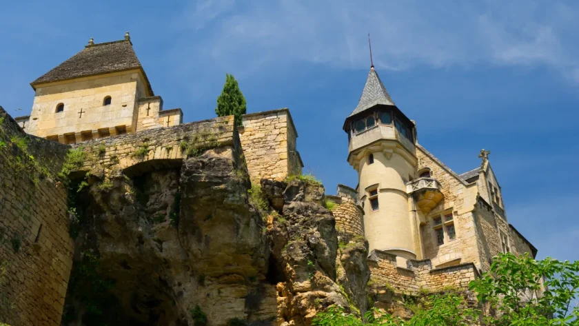 a-moins-de-2-heures-de-paris-ce-petit-village-est-un-joyau-encore-meconnu-nattendez-pas-pour-le-decouvrir