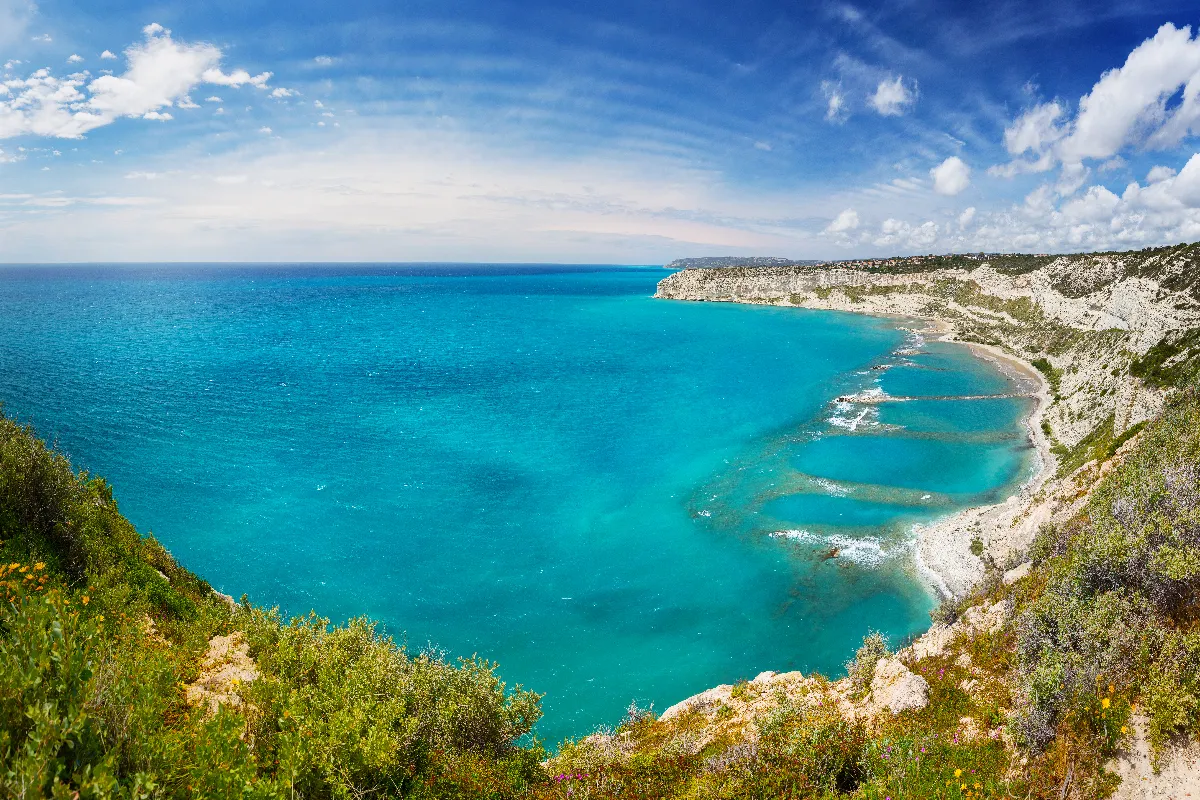 A seulement 3 heures de vol de Paris, cette île paradisiaque est la destination idéale pour cette automne : profitez des plages sous le soleil