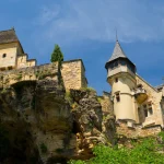 a-seulement-une-heure-de-paris-ce-petit-village-medieval-est-une-curiosite-a-decouvrir-absolument