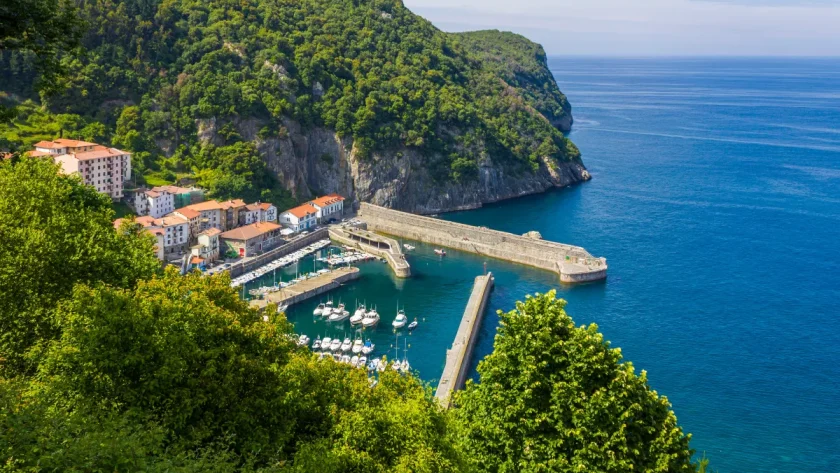 ce-petit-village-authentique-du-pays-basque-est-une-veritable-pepite-a-decouvrir