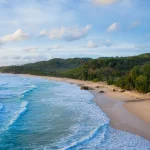cette-ile-mysterieuse-vous-promet-un-depaysement-complet-pour-vos-prochaines-vacances