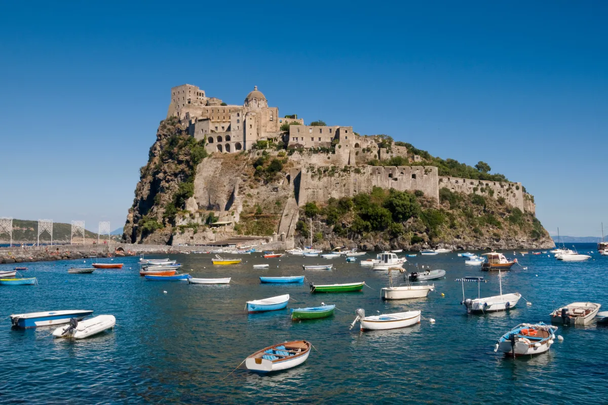Cette île volcanique italienne cache un véritable trésor : découvrez laquelle