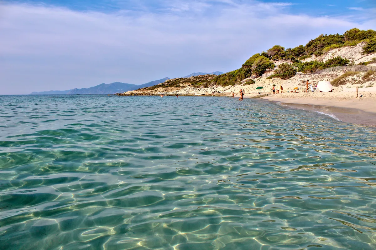 Cette plage en Corse vaut absolument le détour : ne manquez pas ce joyau naturel
