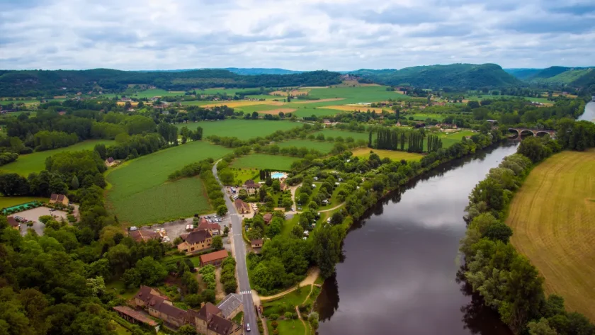 decouvrez-8-des-plus-beaux-villages-de-france-dans-cette-vallee-parcourez-cette-region-incroyable