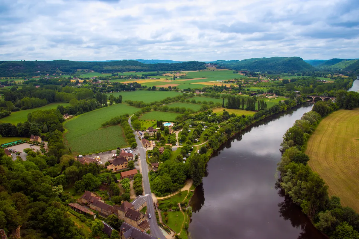 Découvrez 8 des plus beaux villages de France dans cette vallée : parcourez cette région incroyable