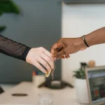 echanger-sa-maison-pour-les-vacances-10-astuces-pour-une-experience-reussie