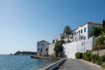 encore-meconnue-des-touristes-cette-ile-grecque-na-rien-a-envie-a-mykonos-ou-santorin-decouvrez-cette-lieu-unique