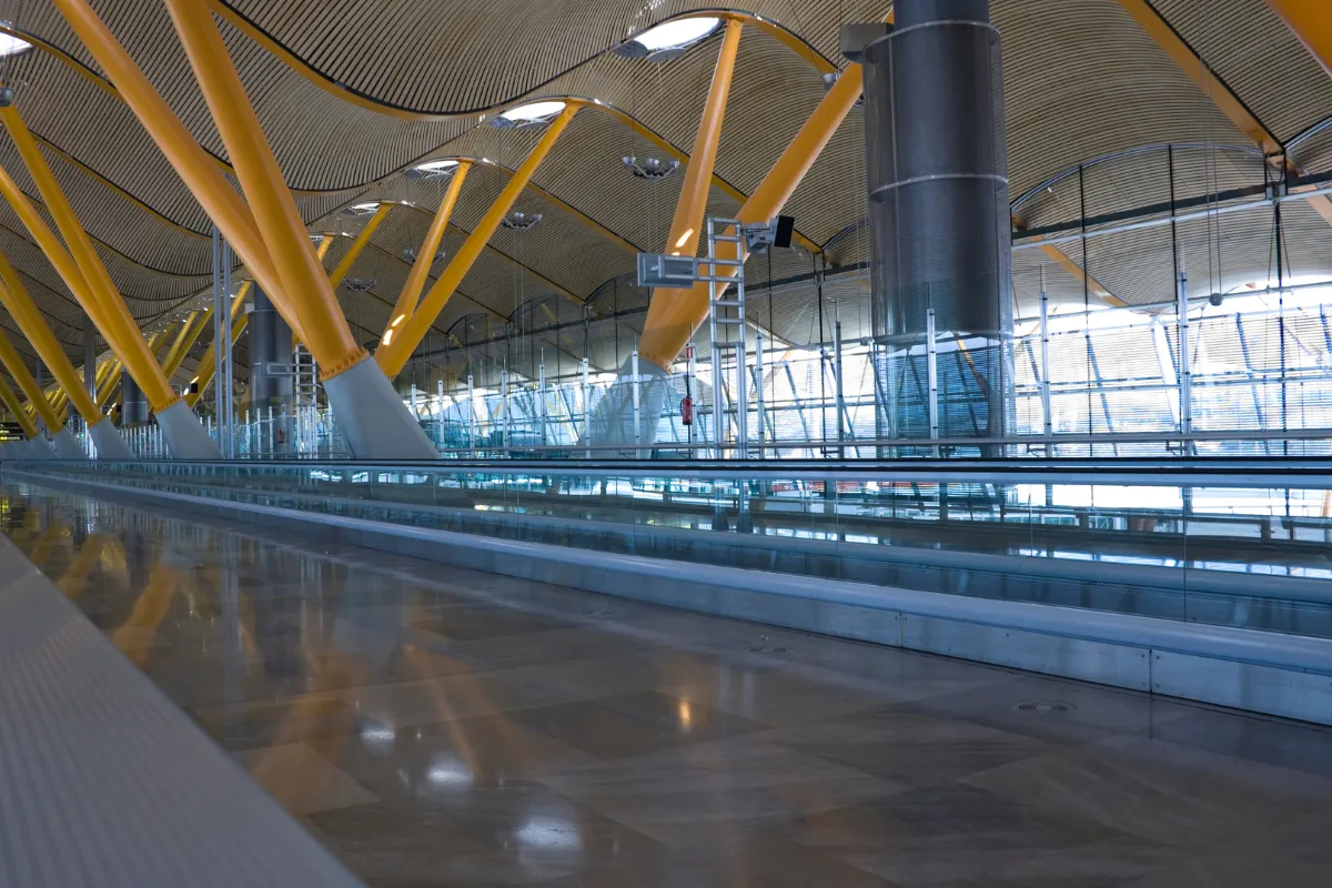 Long de plus de 2,5 kilomètres, cet aéroport est le plus long d’Europe : voici lequel