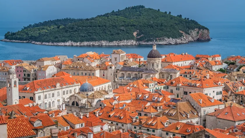 surchargees-de-touristes-lete-decouvrez-ces-villes-au-calme-a-lautomne