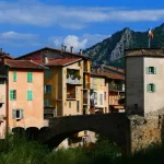 un-coin-de-paradis-ensoleille-ce-village-francais-au-microclimat-doux-toute-lannee