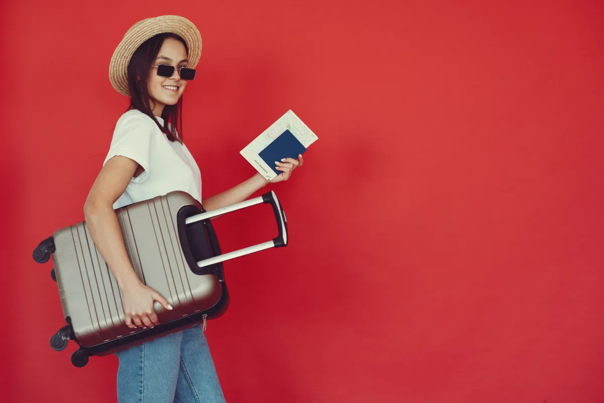 10 astuces méconnues pour voyager léger et ne pas payer de frais de bagages : voici la marche à suivre !