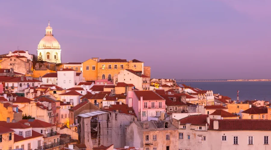 5-destinations-proche-de-la-france-pour-partir-le-temps-dun-week-end-cet-automne-voici-les-meilleures