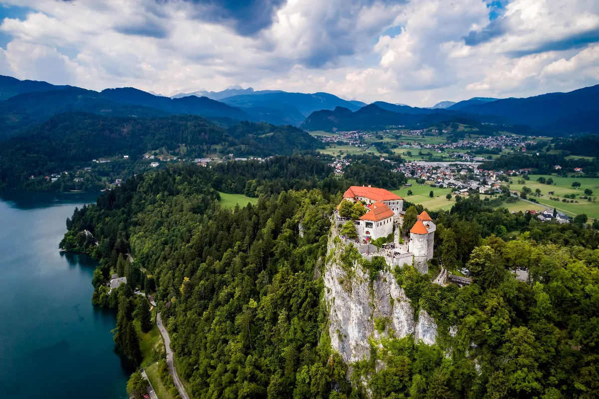 Aussi belle que la Suisse mais beaucoup moins chère, cette destination en Europe est encore peu prisée par les touristes
