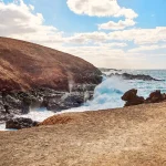 cette-destination-pas-chere-et-ensoleillee-est-parfaite-pour-partir-cet-automne-decouvrez-cette-incroyable-ile-en-europe