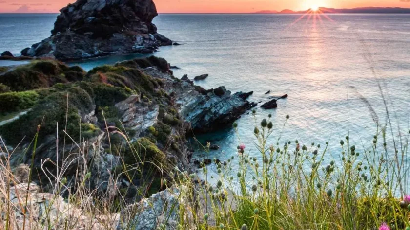 cette-ile-incroyable-tres-connue-grace-a-un-celebre-film-reste-pourtant-a-labri-du-tourisme-de-masse