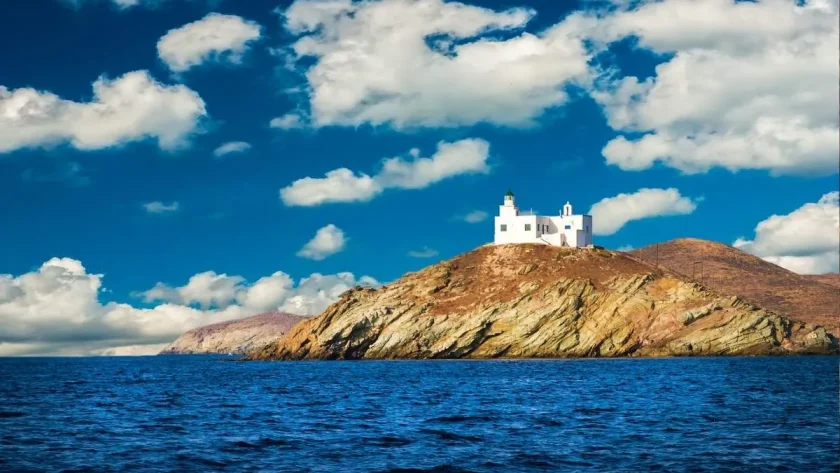 cette-ile-secrete-grecque-est-un-paradis-cache-ou-vous-profiterez-dune-tranquillite-absolue