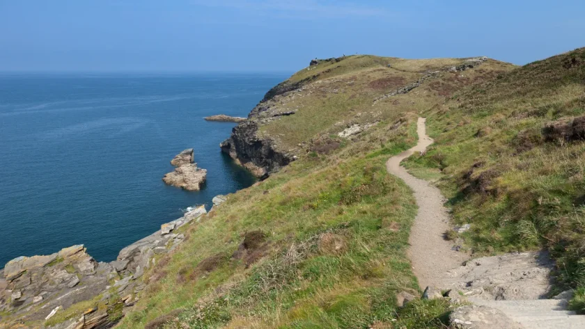cette-randonnee-est-celle-qui-rend-le-plus-heureux-au-monde-decouvrez-ici-pourquoi