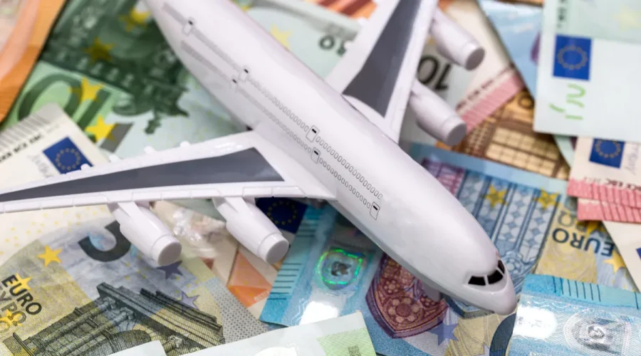 des-lannee-prochaine-une-nouvelle-taxe-sur-les-billets-davion-se-met-en-place-quel-impact-pour-vous