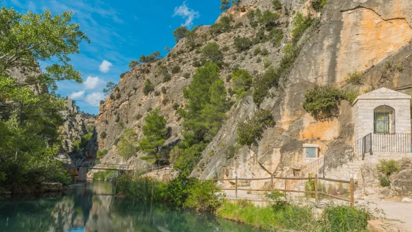 encore-meconnu-des-touristes-ce-spa-naturel-en-france-est-a-decouvrir-totalement-gratuitement