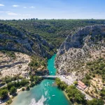 jusqua-700-metres-de-profondeur-ce-canyon-francais-est-le-plus-grand-deurope-voici-ou-le-decouvrir