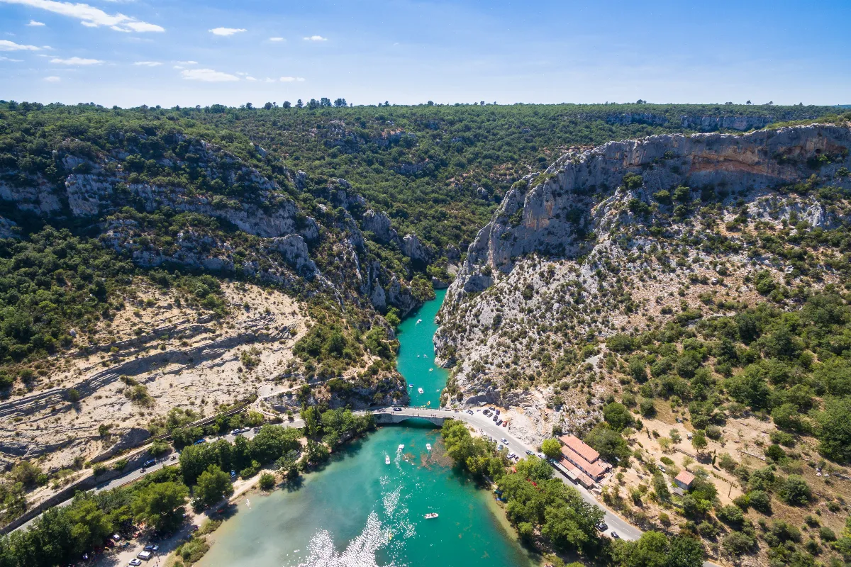 Jusqu&rsquo;à 700 mètres de profondeur : ce canyon français est le plus grand d&rsquo;Europe ! Voici où le découvrir