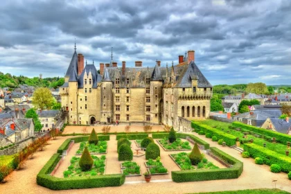 moins-connu-que-chambord-ce-chateau-de-la-loire-est-pourtant-lun-des-plus-beaux-a-voir-dans-la-region