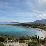 perche-sur-un-piton-rocheux-a-500-metres-daltitude-ce-village-offre-une-vue-imprenable-a-360-sur-la-balagne