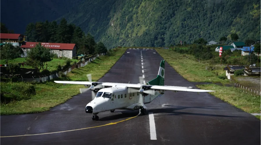 pourquoi-cet-aeroport-est-considere-comme-le-plus-dangereux-au-monde-meme-les-pilotes-les-plus-aguerris-ont-du-mal-a-sy-poser
