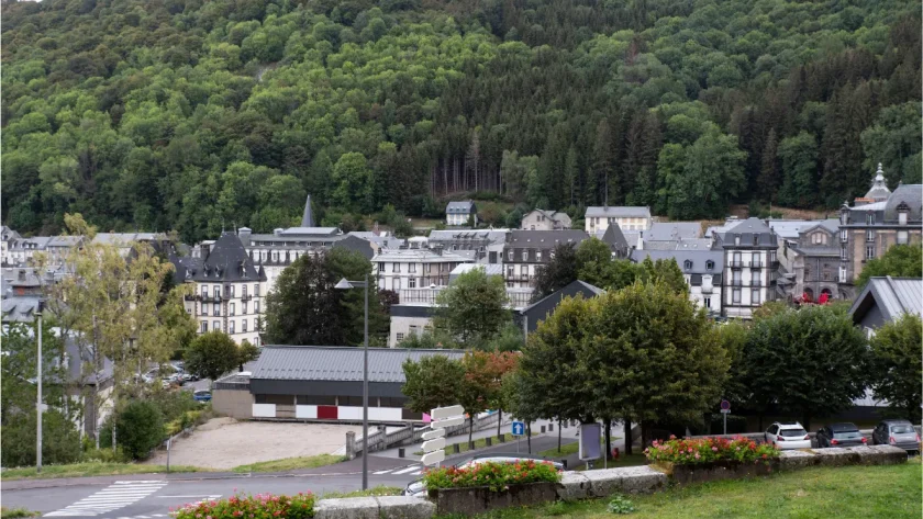 situee-a-plus-de-1-000-metre-daltitude-cette-station-thermale-est-le-paradis-pour-les-amoureux-de-la-montagne