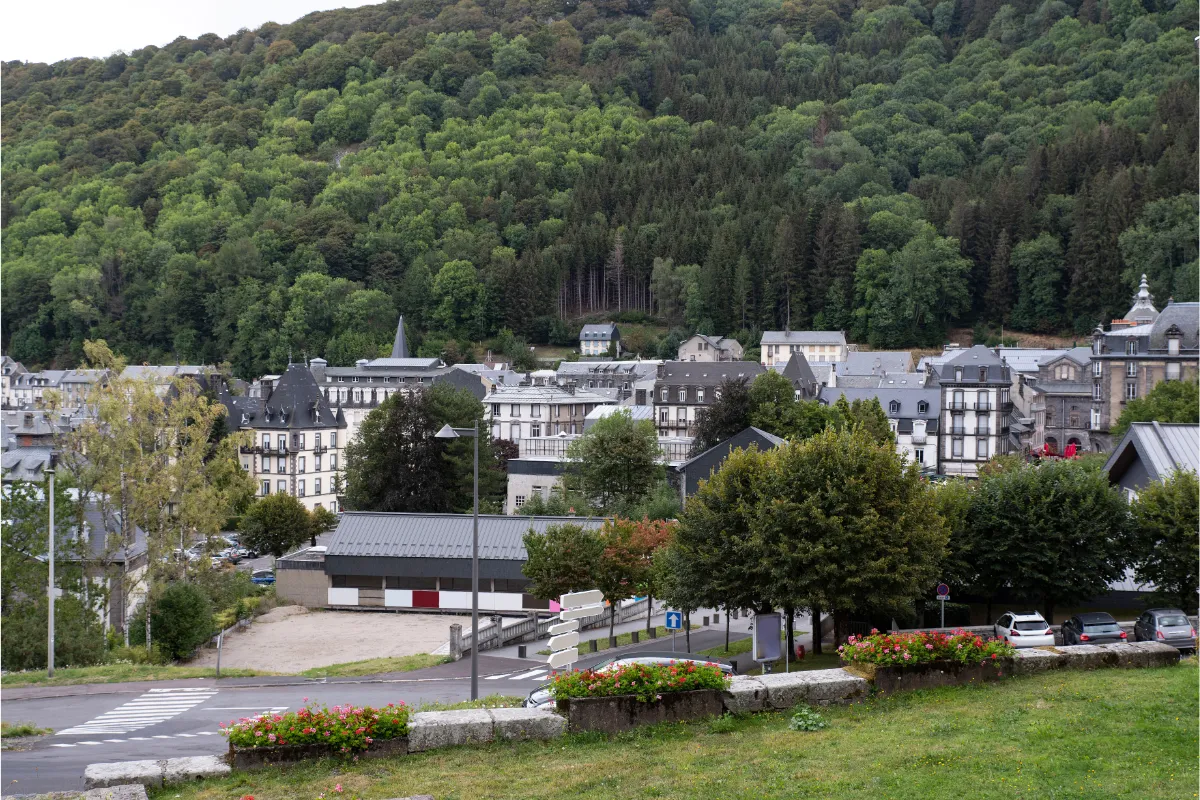 Située à plus de 1 000 mètre d&rsquo;altitude, cette station thermale est le paradis pour les amoureux de la montagne