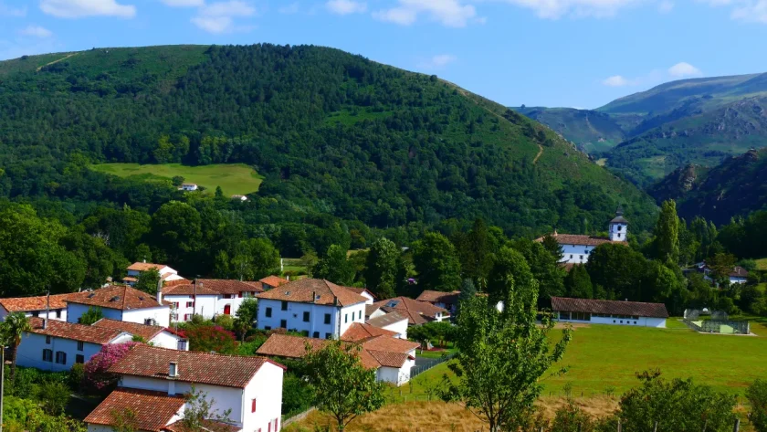 veritable-pepite-du-pays-basque-ce-village-meconnu-des-touristes-est-a-decouvrir-sans-plus-attendre