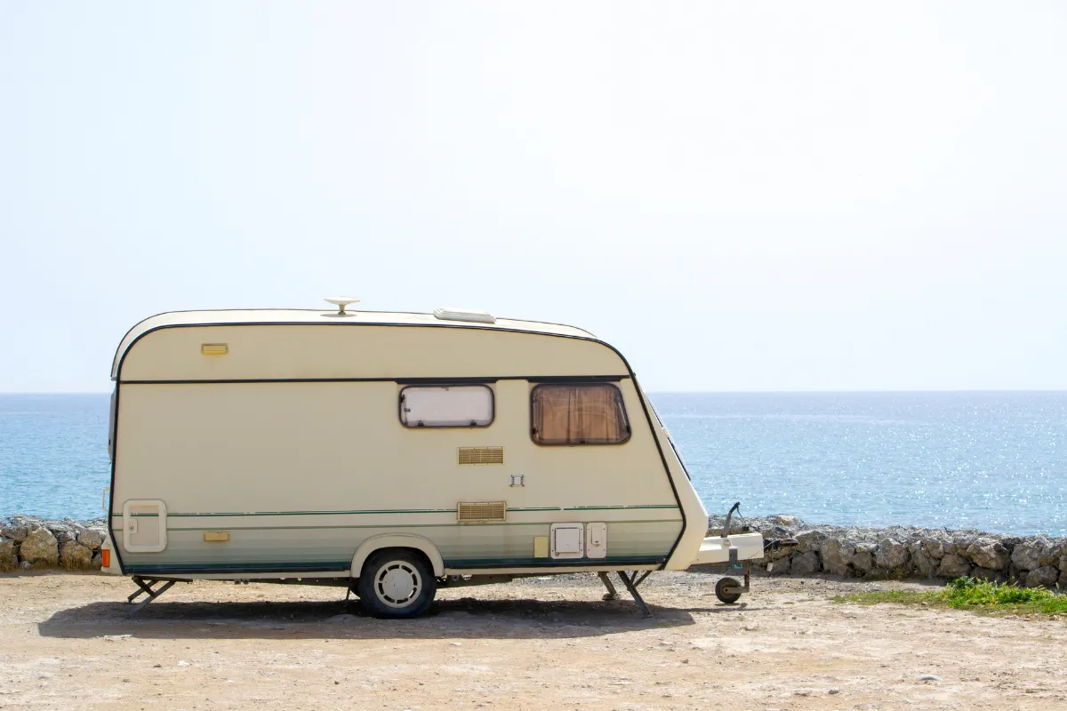 Vous voyagez en caravane ? Voici tous les essentiels à ne surtout pas oublier pour votre prochain périple !