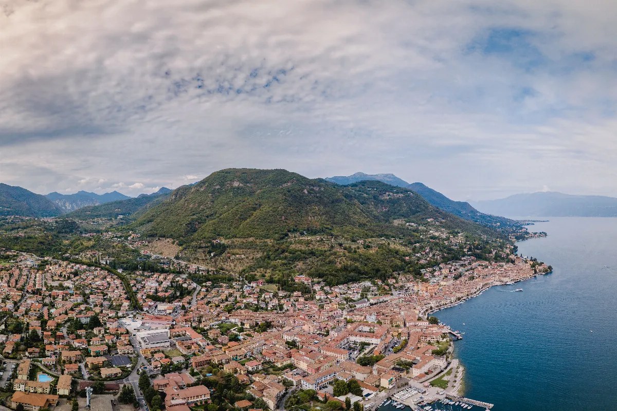 À côté de Milan, cette petite ville méconnue des touristes vous promet un cadre idyllique pour vos prochaines vacances