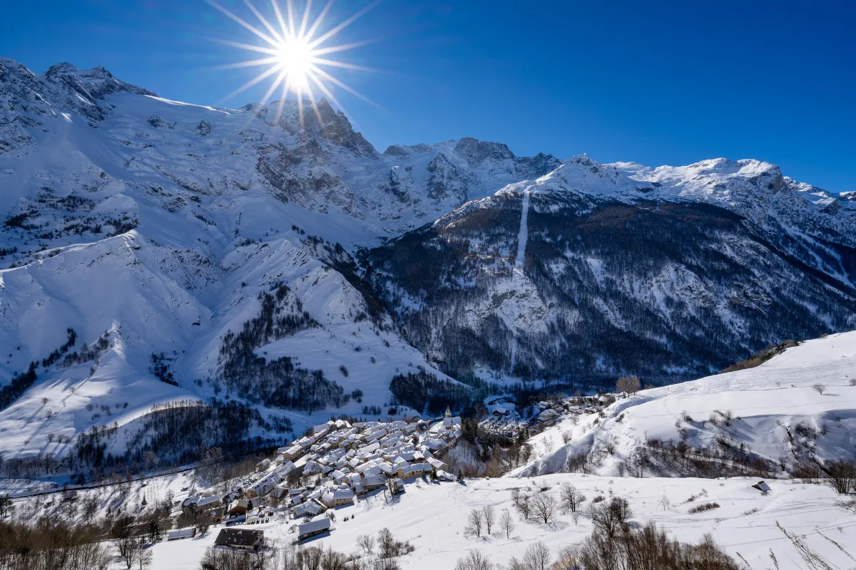 A plus de 3000 mètres d&rsquo;altitude, ce village est le paradis du ski hors-piste en France et même en Europe