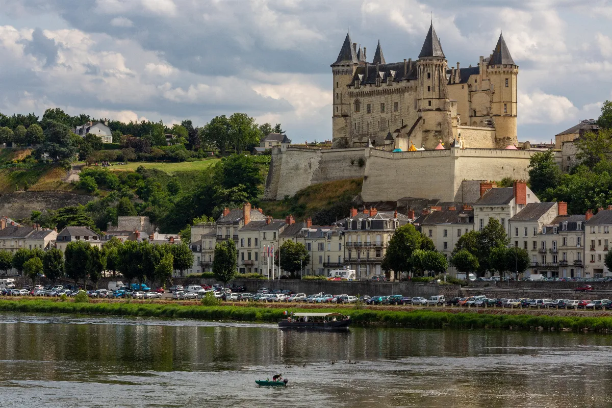 Au bord de la Loire, ce château fait partie des plus beaux trésors de la région Pays de la Loire : voici lequel