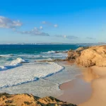 au-bord-de-latlantique-ce-petit-village-au-portugal-est-un-lieu-incroyable-pour-des-vacances-calmes-et-reposantes