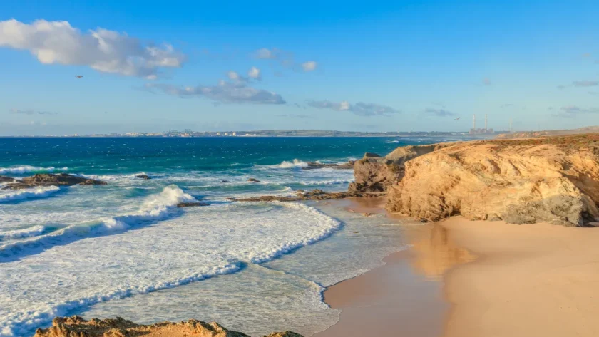 au-bord-de-latlantique-ce-petit-village-au-portugal-est-un-lieu-incroyable-pour-des-vacances-calmes-et-reposantes