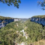 au-coeur-dune-vallee-naturelle-incroyable-decouvrez-lun-des-plus-beaux-village-de-france-dans-le-jura