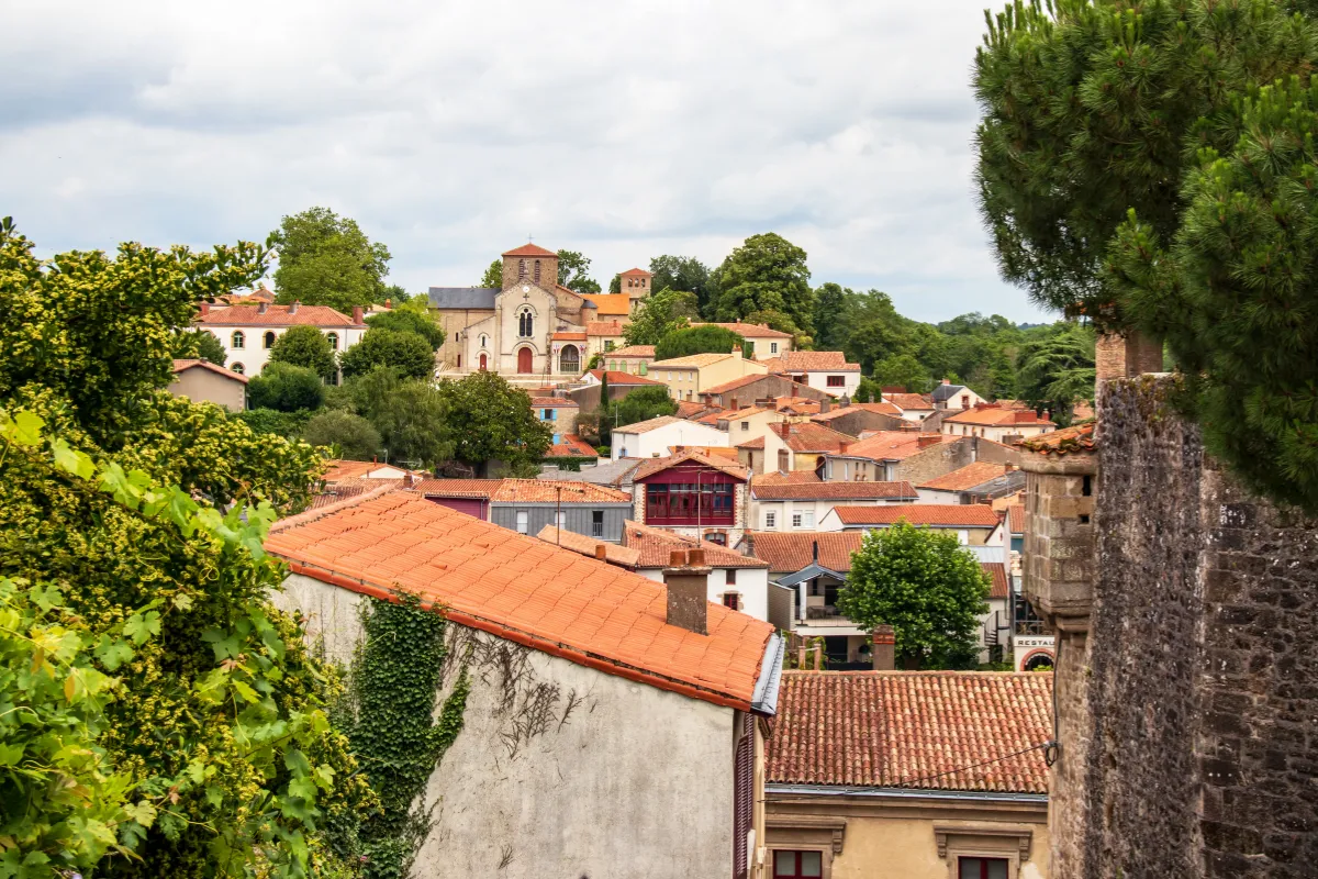 Au fil des siècles, ce village de Loire-Atlantique a su garder son authenticité et son charme : voici lequel