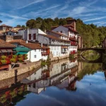 au-pays-basque-cette-ville-est-le-lieu-ideal-pour-une-retraite-calme-et-relaxante-voici-laquelle