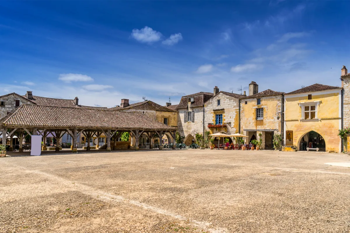Avec plus de 30 monuments historiques classés, ce petit village dispose d&rsquo;un patrimoine exceptionnel : voici lequel