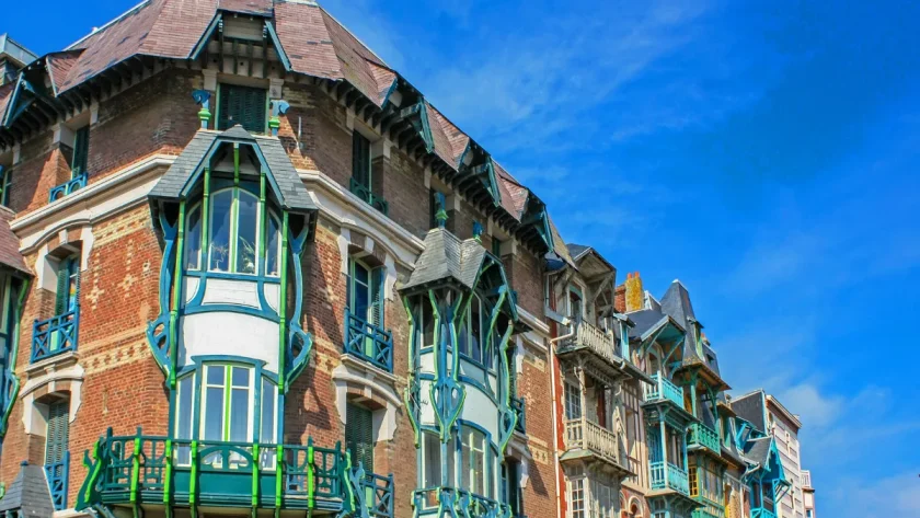 avec-son-architecture-unique-cette-petite-station-balneaire-est-un-incontournable-en-picardie-voici-laquelle