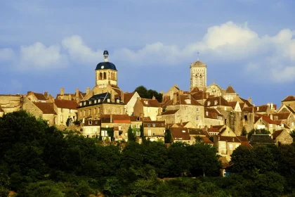ce-village-francais-cache-un-mysterieux-tresor-de-plusieurs-milliard-deuros-decouvrez-lincroyable-histoire-de-cette-commune