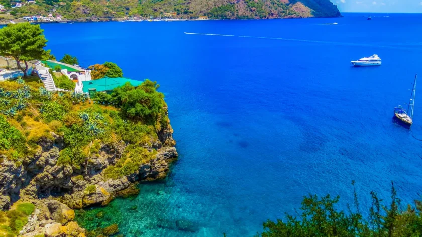 ces-5-iles-paradisiaques-sont-encore-relativement-meconnues-profitez-du-calme-de-ces-cadres-de-reve