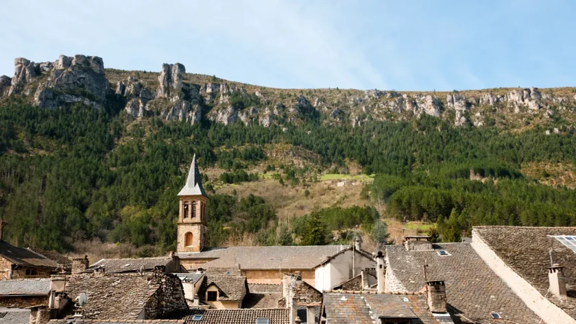 cette-petite-ville-des-cevennes-est-le-repere-parfait-pour-tous-les-amoureux-de-nature-et-de-randonnee-voici-laquelle