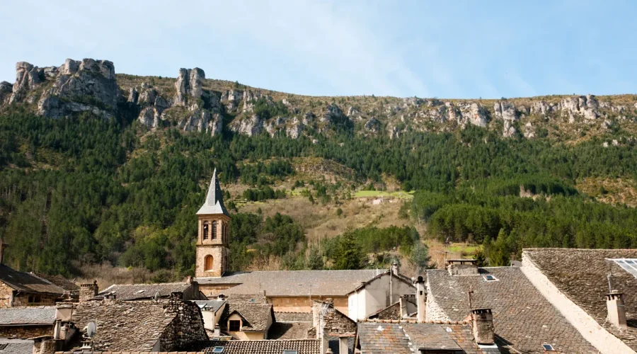 cette-petite-ville-des-cevennes-est-le-repere-parfait-pour-tous-les-amoureux-de-nature-et-de-randonnee-voici-laquelle