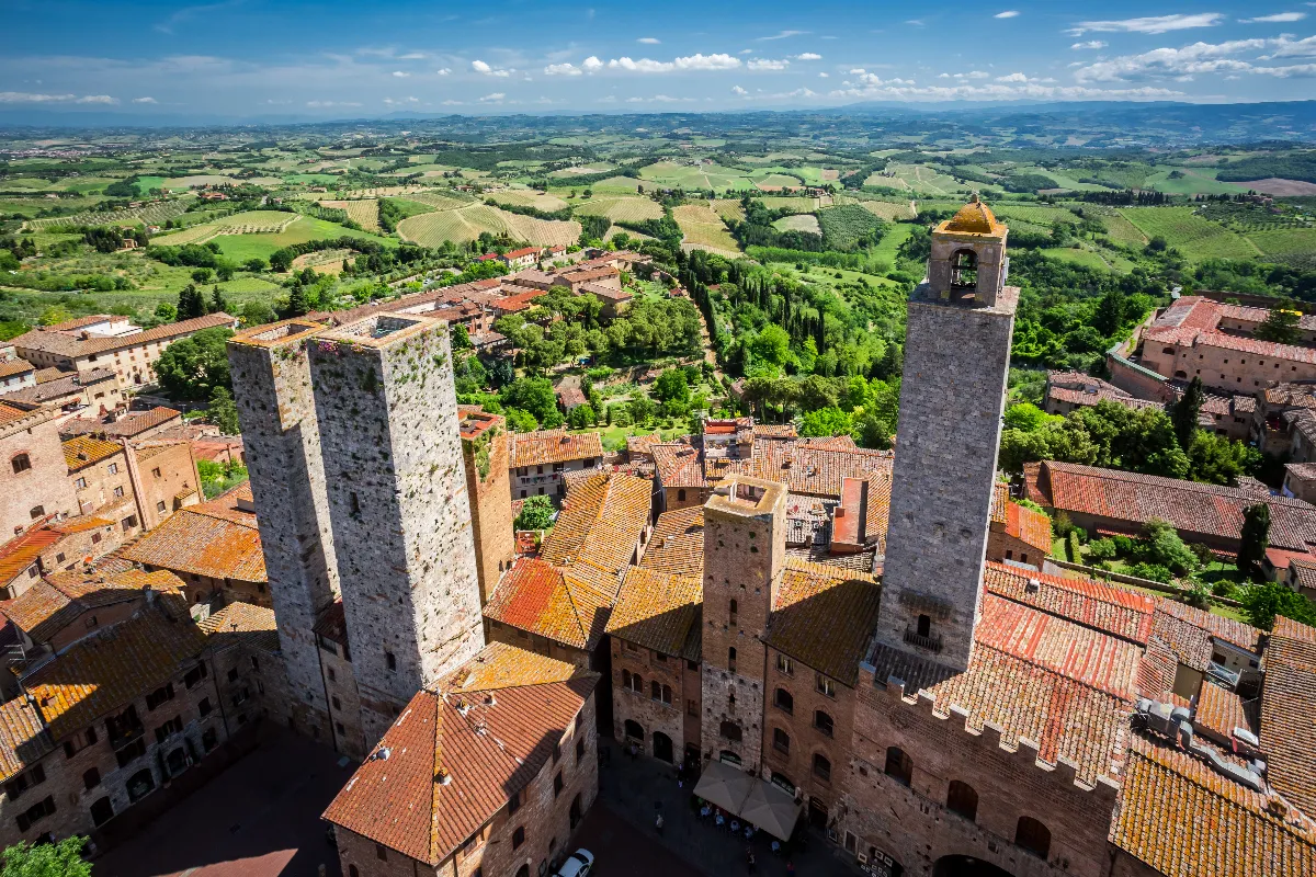 Perché sur les hauteurs de Toscane, ce village unique en son genre est surnommé le « Manhattan médiéval »